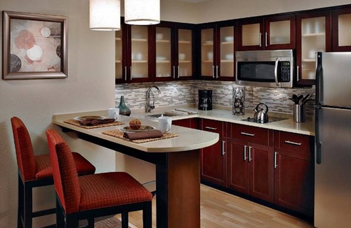 Florence Apartment | Free Breakfast, Outdoor Pool. Close to Florence Center & McLeod Regional Medical Center.