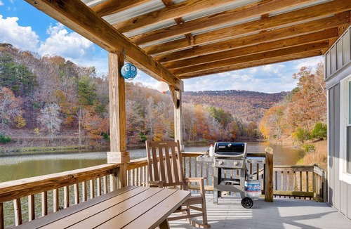 Rising Fawn Cabin | Free Ruby Falls Ticket & More- lakefront fishing-fire pit-15 min Cloudland Canyon-30 min Chattanooga