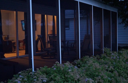 Nashua House | Fresh and Modern Lakefront Cottage minutes from the Little Brown Church