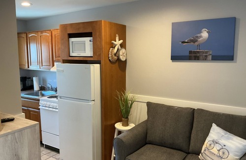 Wildwood Crest Condo | Freshly Updated Beachside Condo, Steps to Sand, Linens Included, Sleeps 4!