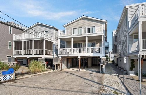 South End Condo | Fri-Fri available! South End Gem! 1 Block to Beach, Walk to Shops & Playground.
