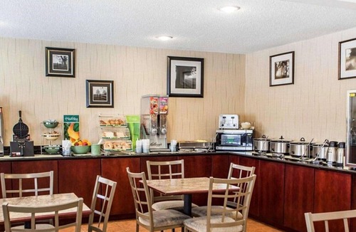 Davenport House | Friendly service coupled with value accommodations in Davenport !