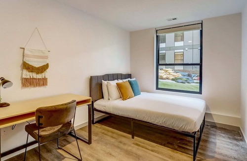 Downtown Lincoln Apartment | Frontdesk | 2 BR Apt near Memorial Stadium