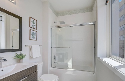 Brewerytown Apartment | Frontdesk | 2 BR Apt near Museum of Art