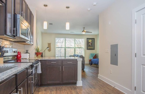 SouthPark Apartment | Frontdesk | Designer + Chic Studio Apt w/ Parking