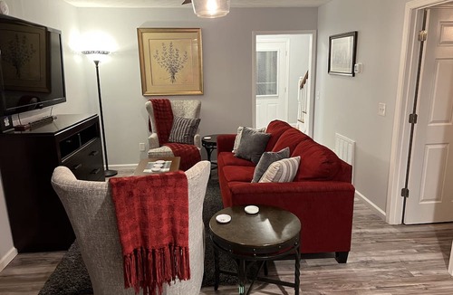 Unionville House | Fruit Valley Country Cottage