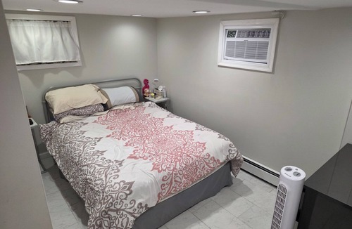 Woodbridge Apartment | Full Apartment in Woodbridge walk to NJ Transit Train/Bus - World Cup- w Patio