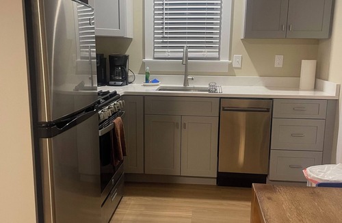 Wildwood Apartment | Full Remodel-everything is new! 1.5 blks from beach and boardwalk