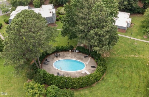 Chapel Hill Condo | Fully Furnished 2-bedroom condo in charming Chapel Hill - Travel Nurse Friendly!