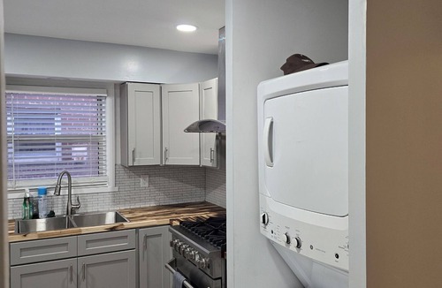 Canarsie House | Fully Furnished 2-Bedroom Brooklyn Apartment – Ideal Extended Stay