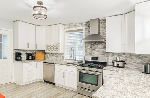 Glen Burnie House | Fully Furnished 4BR Home Near BWI, Hospitals & Fort Meade!