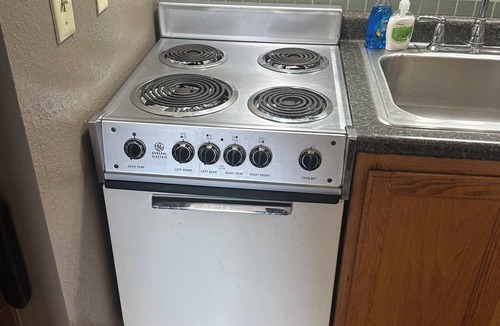 Monroe City Apartment | Fully Furnished, Apartment near Mark Twain Lake , Sleeps 4-Boat Parking No pets
