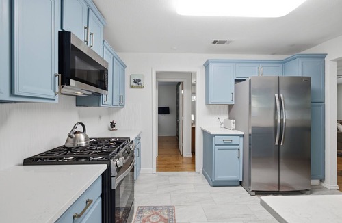 Round Rock House | Fully Furnished Cozy Cottage on large Lot- Centrally Located
