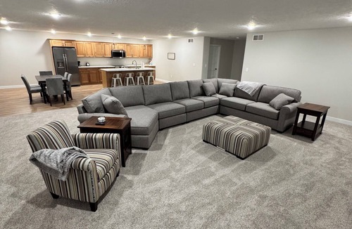 Crofton House | Fully furnished lake house with cozy spaces, full kitchen, and lake views.