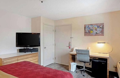 Clinton Apartment | Fully Furnished Studio Available in Clinton, Iowa, 1 week min stay