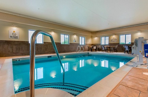 Council Bluffs House | Fully Furnished Room Close to the Omaha Zoo