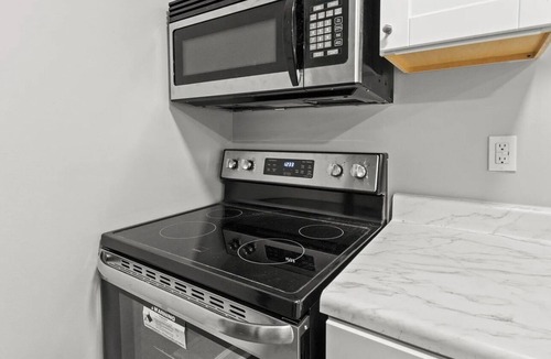 Huntsville Apartment | Fully renovated and Spacious 2-bedroom and 1 bathroom apartment.