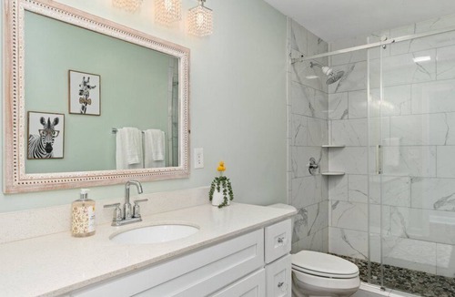 Kings Grant House | Fully renovated, family friendly 4 bedroom home with huge deck!