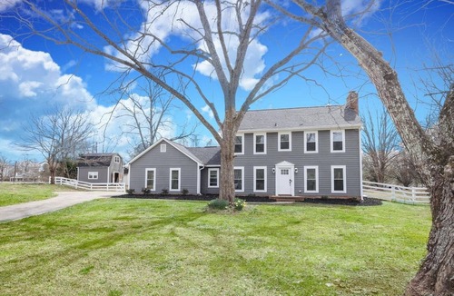 Charlotte House | Fully Renovated STR (29 Night Max) - 3/2.5 - Dogs OK - Smart Home