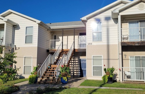 Council Bluffs Apartment | Fully Renovated, Modern unit awaits you! 2nd floor