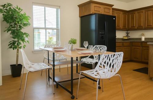 Calera House | FuN FABulous KINGbed by ChoctawCasino LakeTexoma