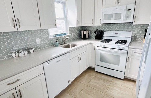 Ocean Beach III House | Fun shore bungalow that is walkable to the beach!
