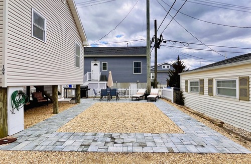 Ocean Beach III House | Fun shore bungalow that is walkable to the beach!