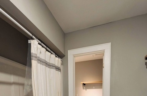 Elizabeth City House | Fur baby friendly home close to the water, downtown and the University.
