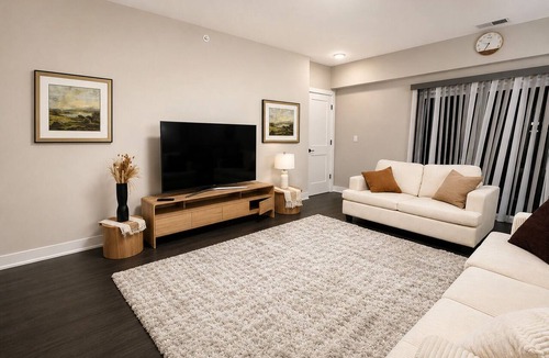 Huntley Apartment | Furnished 1BR - Huntley Crossing Luxury Apartment