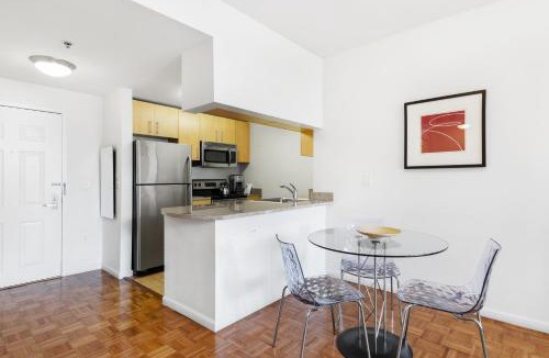 Downtown Jersey City Apartment | Furnished Quarters at Grove Pointe