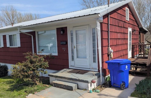 Harriman House | Furnished Rental near Oakridge in Historic Downtown Harriman