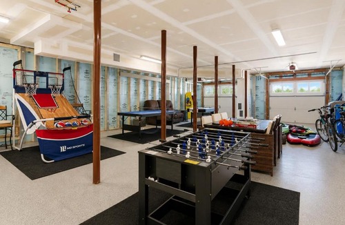 Ocean Gate House | Game Room, Kayaks, Steps to the Ocean!