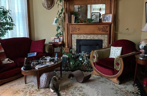Hannibal Bed & Breakfast | Garden House Bed and Breakfast.Cozy 1895 Queen Anne Victorian,