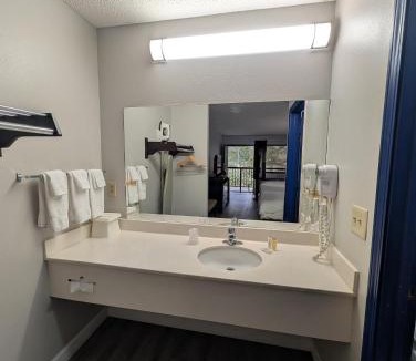 Adairsville Hotel | Garden Inn Adairsville