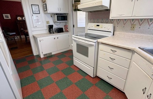 Coon Rapids House | Garden Terrace Room in the Historic Garst Farmhouse at Whiterock Conservancy