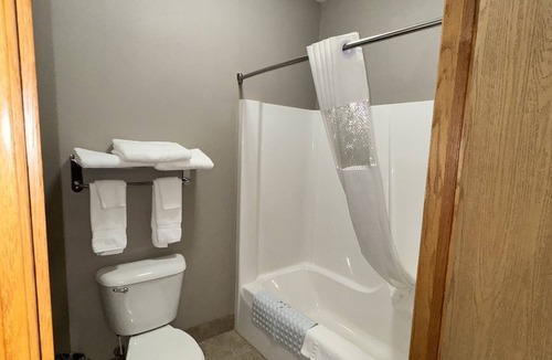 Garner Hotel | Garner Inn & Suites