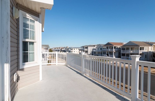 Gold Coast Condo | Gem of the Gold Coast. Summer 2026 weeks going fast! Don’t wait, Book Now!