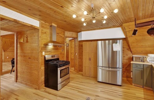 Smyrna Apartment | Geodome at the Lake: Hot Tub, Games, Sleeps 12!