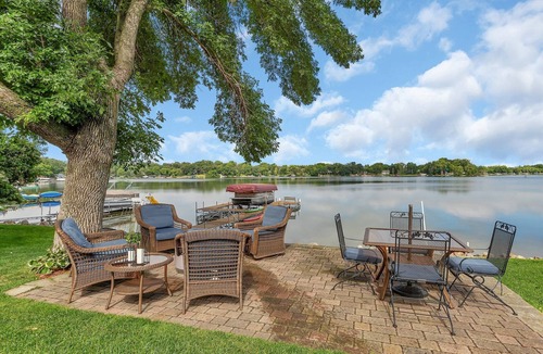 Spicer House | George Lake Luxury, 2.5 miles from Spicer!