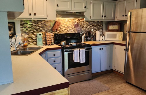 Wagoner House | Georgie's Getaway! Beautiful stay on 6 acres just minutes from the lakeside