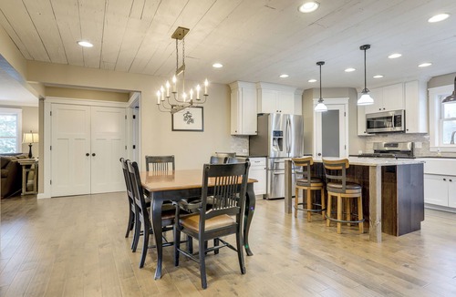 Greenfield House | Getaway w/Private Acreage in the Minneapolis Area