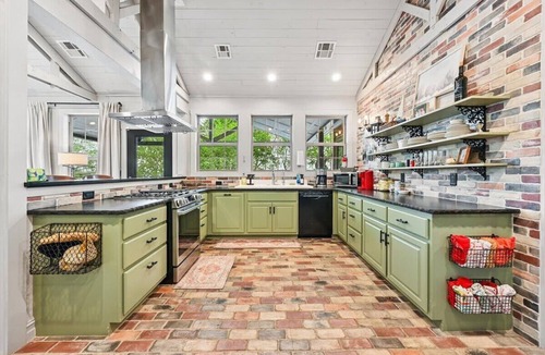 Grove House | Gilead Grand Lakefront Family Retreat!