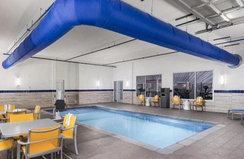 Sioux Falls Hotel | GLō Best Western Dawley Farms In Sioux Falls