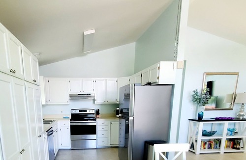 Mineral House | GO JUMP IN THE LAKE at this lovely waterfront home!