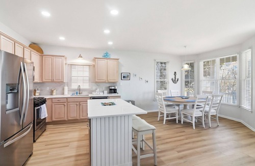 Gold Coast Condo | Gold Coast 4BR Condo Steps to Beach & Boardwalk