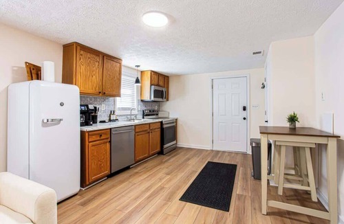 Dallas House | Gold Mine Retreat Hot Tub, Sauna & Fireplace