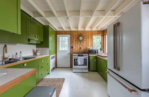 Barnegat Light Cottage | Goldie Point is a dreamy retro beach escape experience!