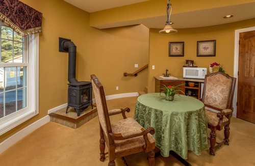 Galena Bed & Breakfast | Goldmoor Inn