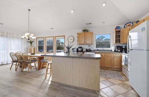 Corolla House | Golf & Surf 7BR: Private Pool, 5 Min to Beach