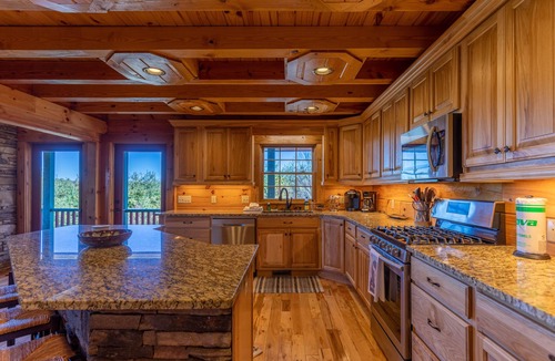 Boone House | Good Medicine - 10 minutes to Boone! Long range views, hot tub, fire pit!